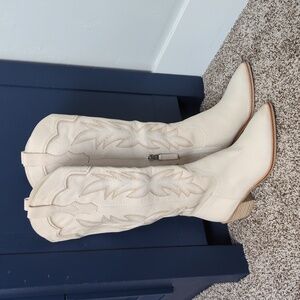 Dolce Vita Boot size 7.5